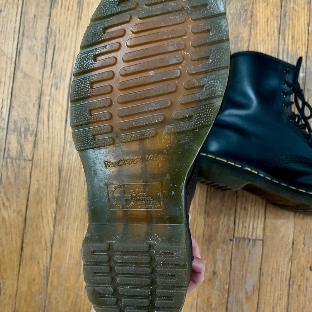 Original 100% Leather Dr. Martens Black Sleek Lace-Up Boots, Yellow Stitching - Picture 4 of 9